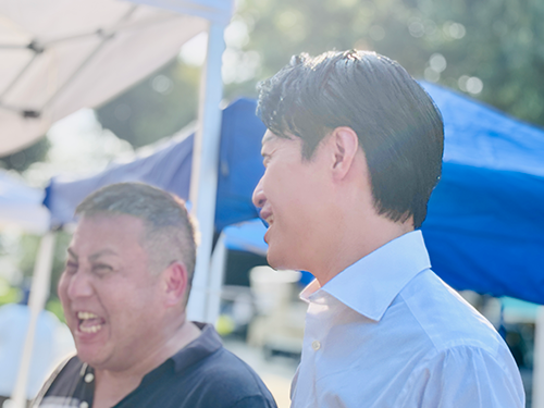 地域の方々と対話する様子